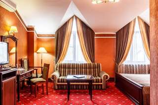 Отель Бизнес Отель Краснодар Улучшенный двухместный номер с 1 кроватью-5