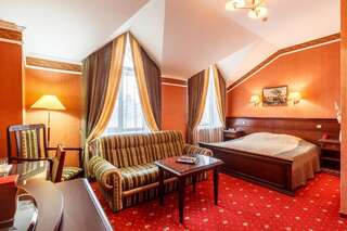 Отель Бизнес Отель Краснодар Улучшенный двухместный номер с 1 кроватью-8