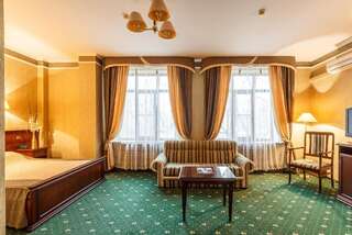 Отель Бизнес Отель Краснодар Улучшенный двухместный номер с 1 кроватью-9